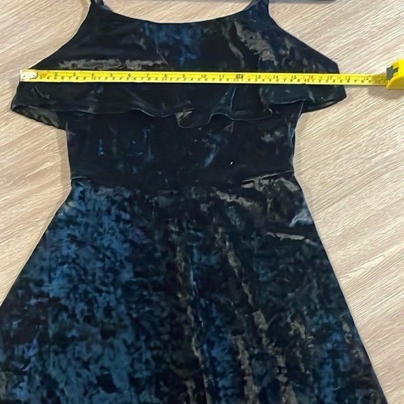 Who What Wear Women’s Midi Dress Small Black Crushed Velvet Ruffle Whimsigoth - Picture 10 of 15